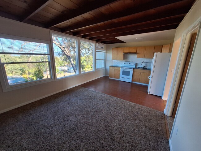 Foto del edificio - 140 N Lakeview St