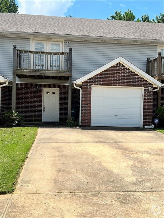Building Photo - 2299 Skyler Dr