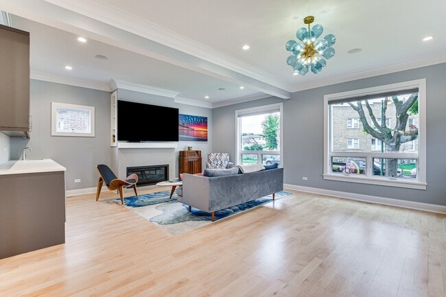 Living room - 4727 N Kiona Ave