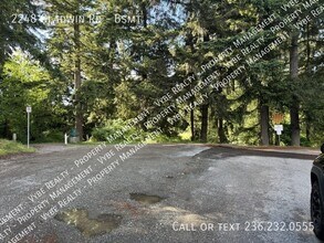 Building Photo - 2248 Gladwin Rd