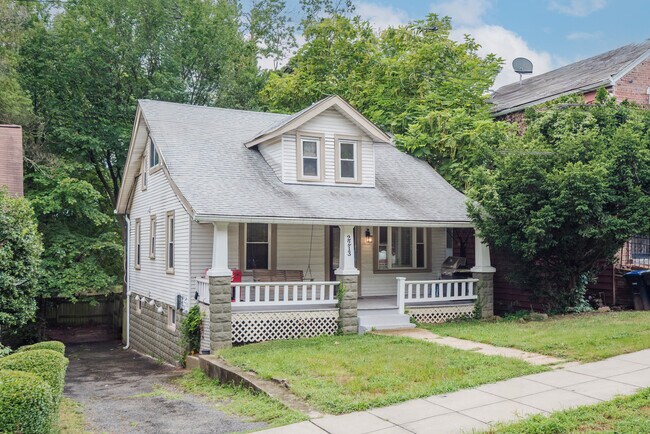 Foto del edificio - 2213 Douglas St NE