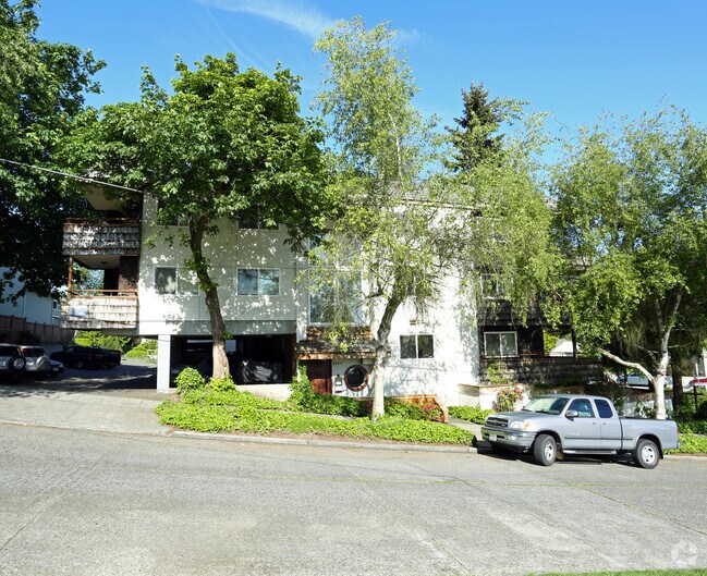 Building Photo - 4345 32nd Ave W