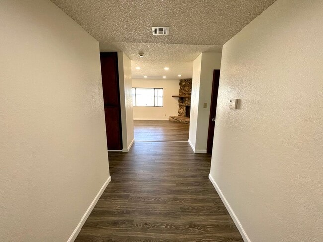 Foto del edificio - Newly Remodeled 3 Bedroom Home off of Hancock Rd!