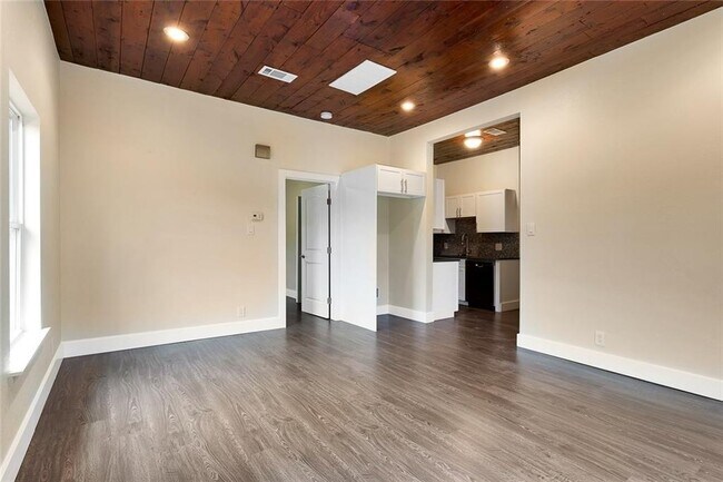 Building Photo - 6311 Felix Ave