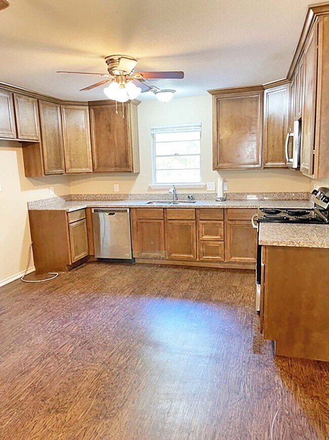 Foto del edificio - Great 4 Bdrm 2 Bath Home for Lease in Gainesville, Tx