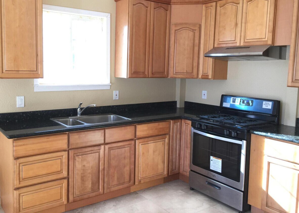 Foto del edificio - 425 McCreery Ave