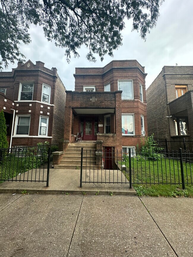 Foto del edificio - 4743 W Jackson Blvd