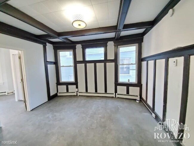 Building Photo - 3 br, 1 bath  - 80 Chelsea Ave # 2