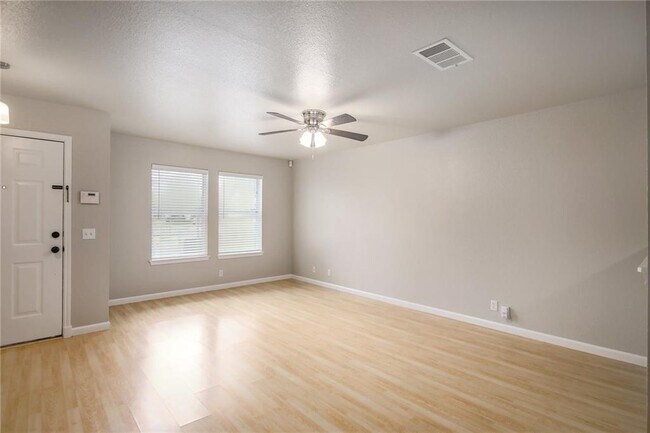 Foto del edificio - 8412 Fall Meadow Ln