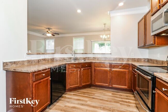 Building Photo - 979 Treymont Way