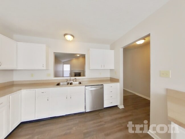 Foto del edificio - 6028 Hayford Ct