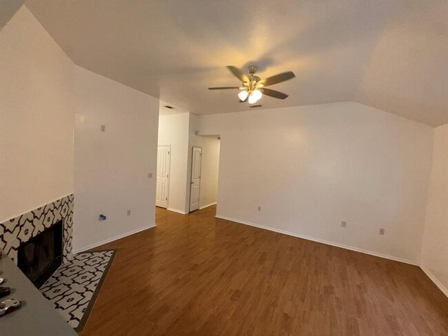 Foto del edificio - 2502 Ashley Way