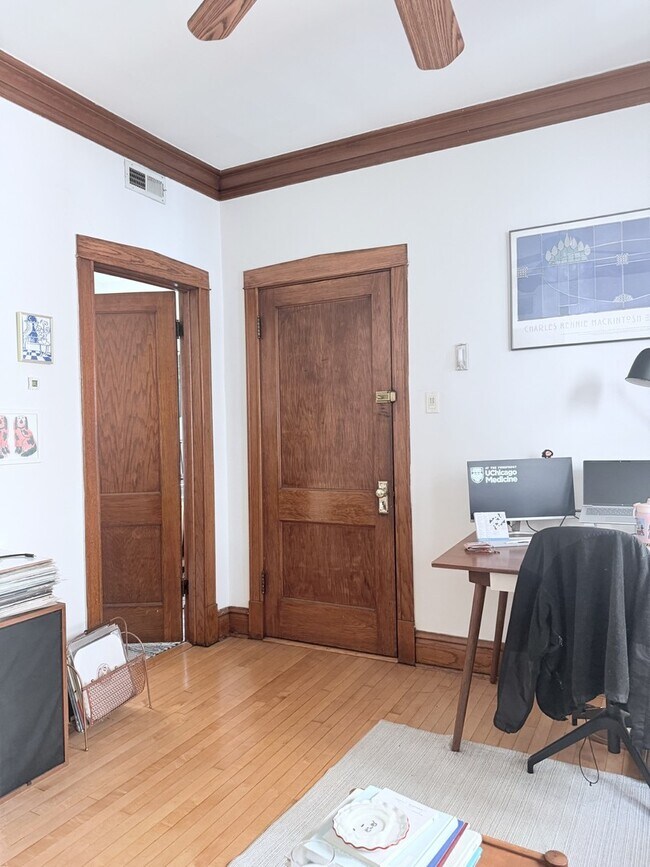 Foto del edificio - 2223 W Iowa St