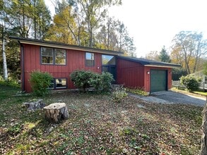 Building Photo - 121 Pleasantview Dr