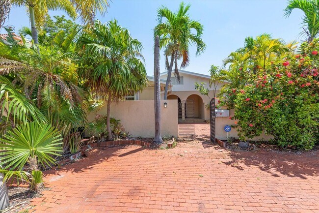 Building Photo - Welcome to 22 Key Haven Canal Home!