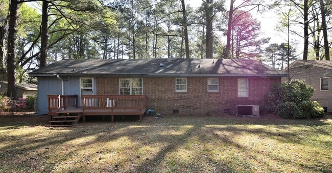 Building Photo - 708 Cedarbrook Dr