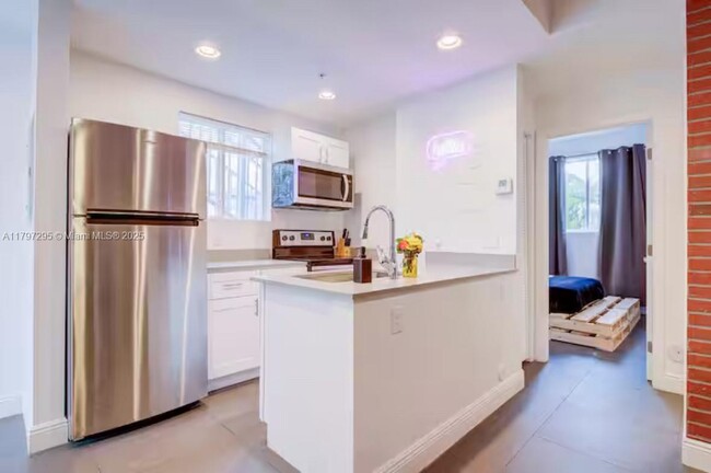 Foto del edificio - 346 NW 35th St