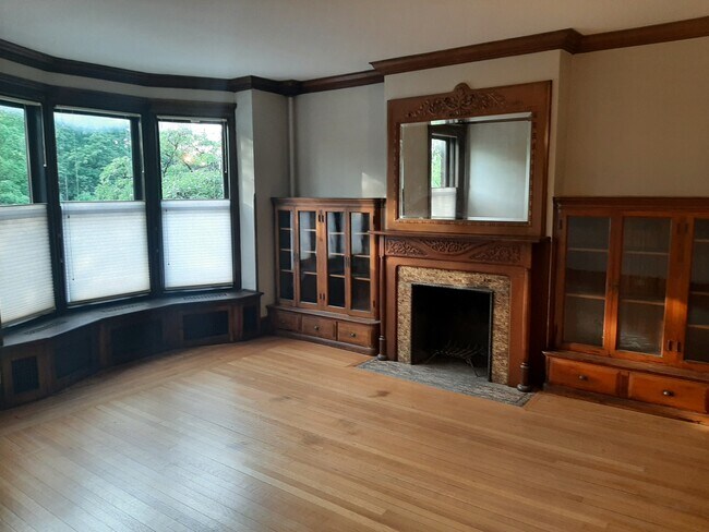 living room & dining room - 141 Eagle St