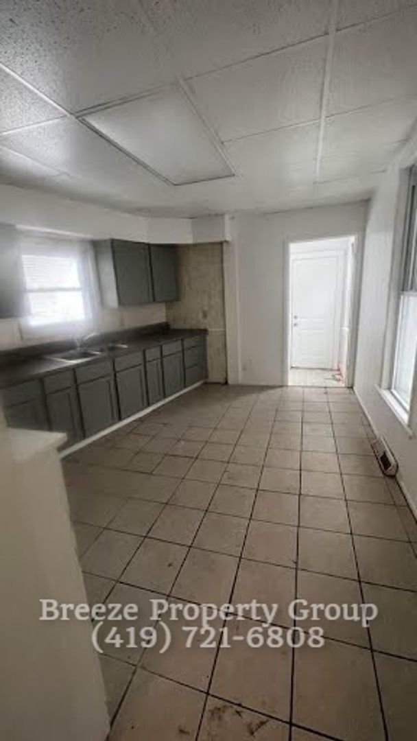 Foto del edificio - 2564 Foraker Ave