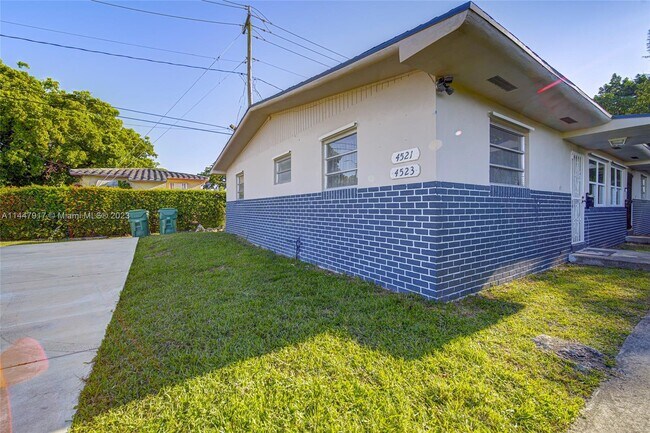 Building Photo - 4521 NW 14th Ave