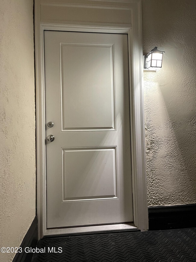 Building Photo - 198 4th St