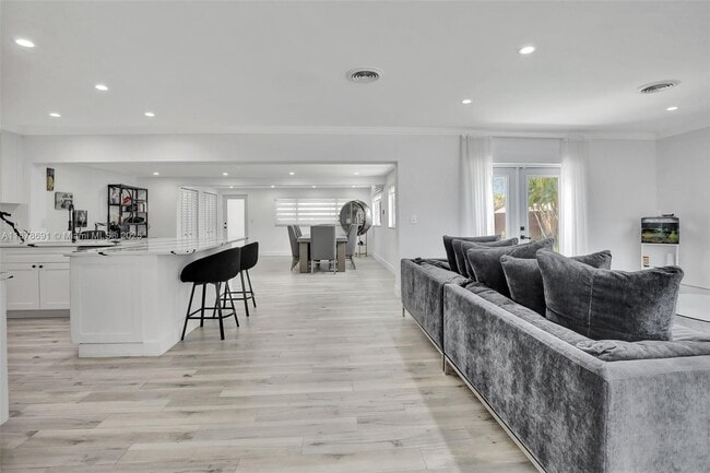 Foto del edificio - 4117 McKinley St