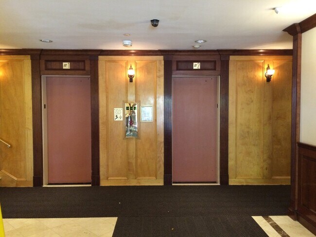 Foto del edificio - 10 Huron Ave
