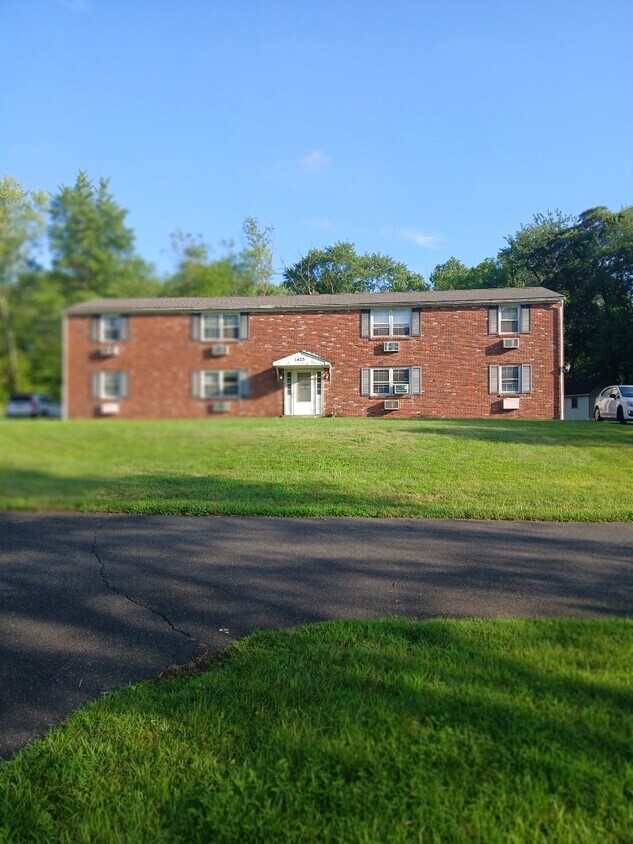 Foto del edificio - 1423 Schoolhouse Rd