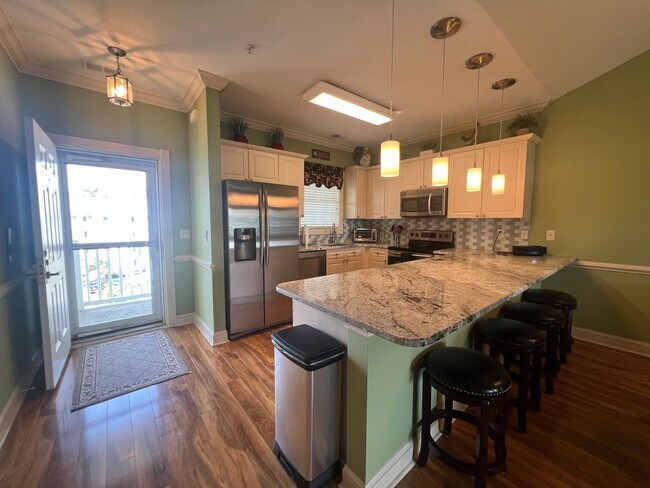 Building Photo - Myrtle Beach - 2 Bedroom / 2 Bath Furnishe...
