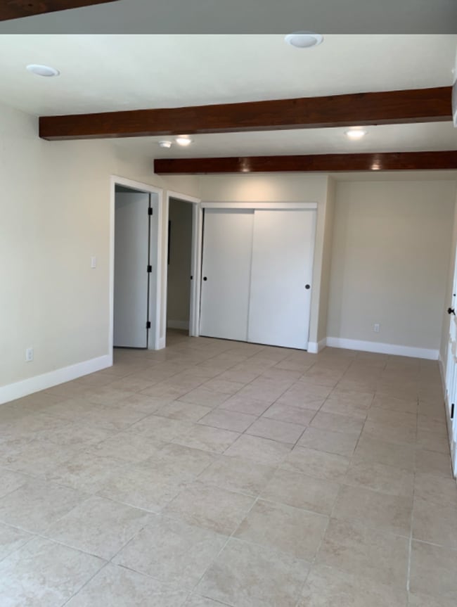 Building Photo - Buchanan Duplex