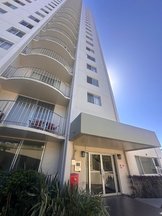 Building Photo - 98-1038-1038 Moanalua Rd