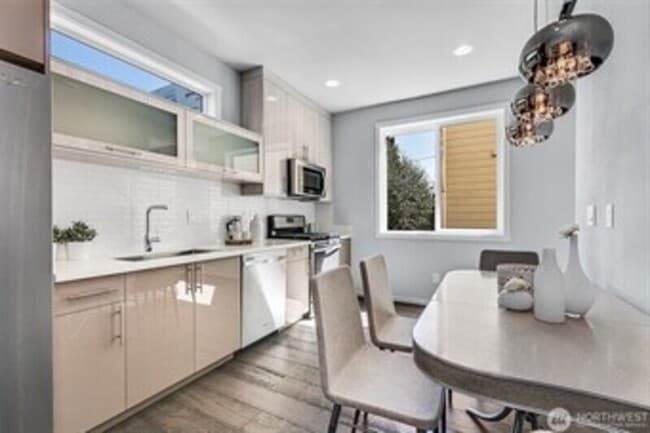 Foto del edificio - 732 26th Ave S