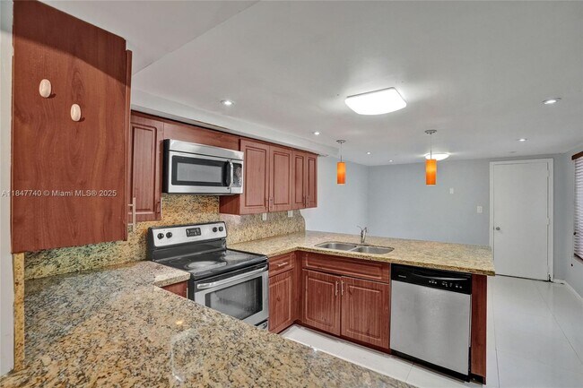 Foto del edificio - 20607 NE 7th Ct