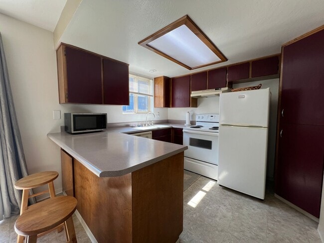Building Photo - Charming Two-bedroom Townhouse | Available...