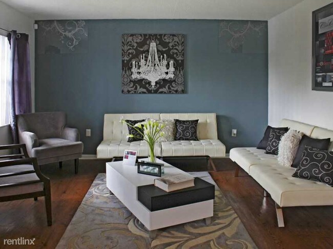 Foto del edificio - 8741 Grove Ter