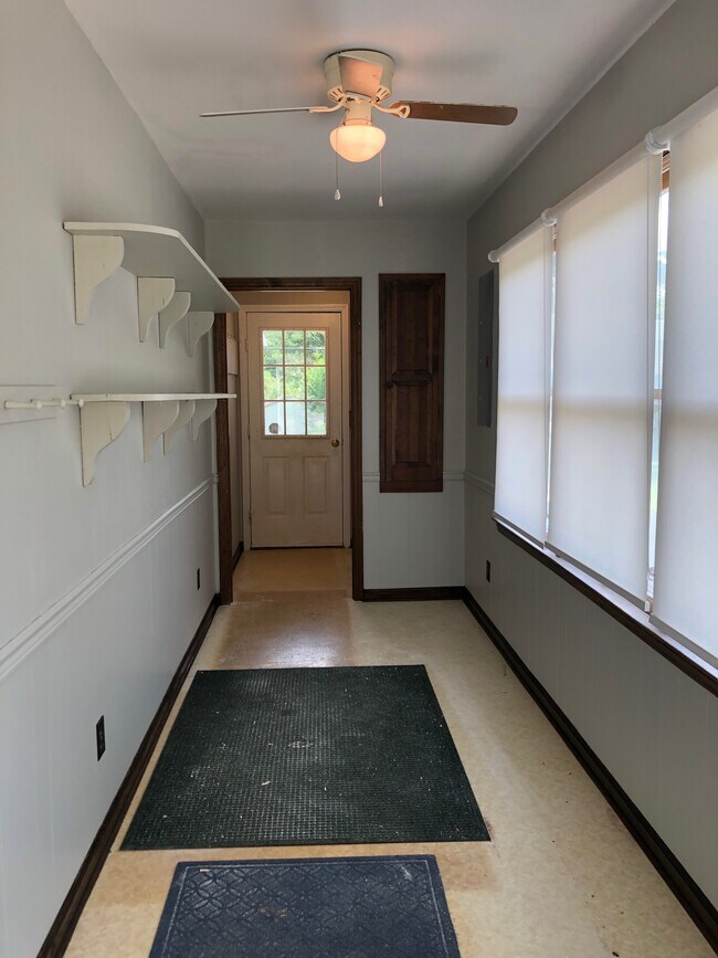 Building Photo - 826 Hillcroft Pl