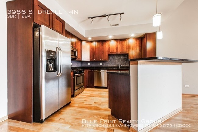 Building Photo - 3986 S Drexel Blvd