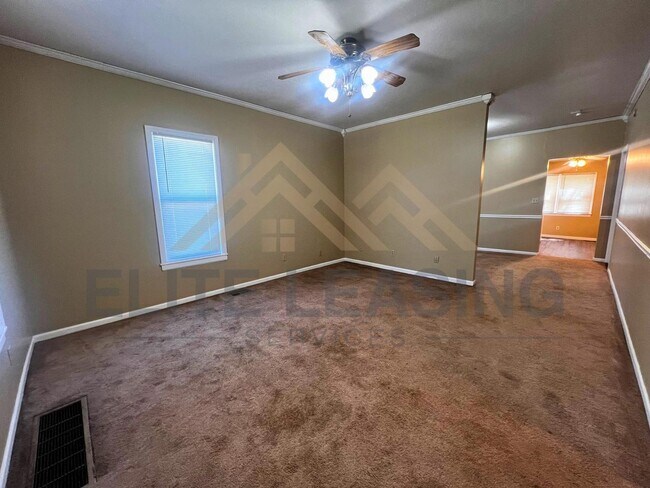 Foto del edificio - 2800 SE Michigan Ave