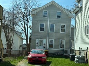 Building Photo - 162 Hanover St
