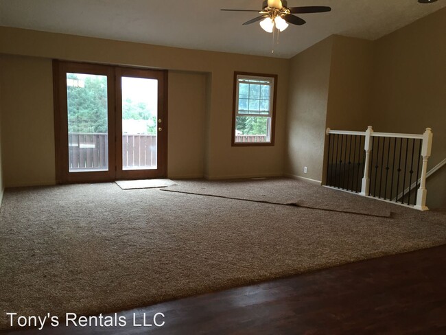 Foto del edificio - 3 br, 2 bath House - 105 Duesenberg Street