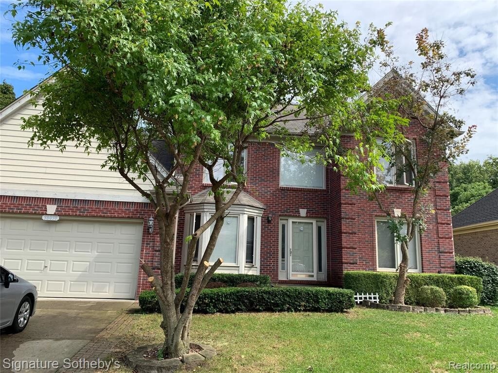 Building Photo - 38038 Opatik Ct