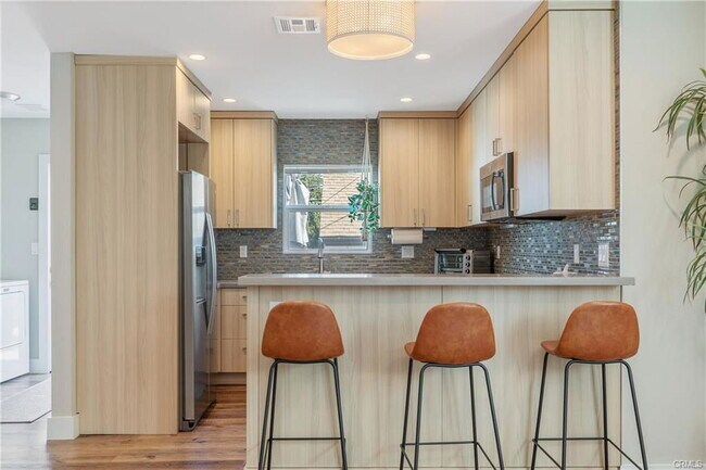 Foto del edificio - 8034 Airlane Ave