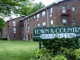 Primary Photo - Town & Country Apartments