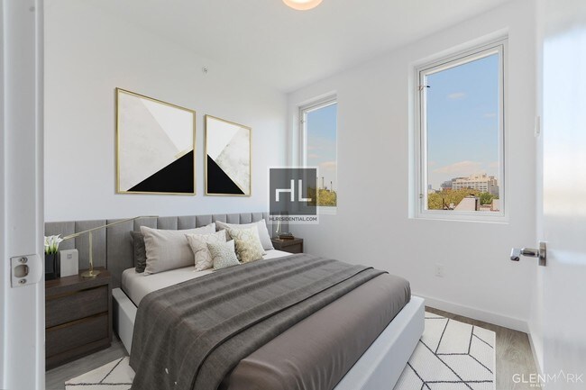 Building Photo - Sunny 1 Bedroom Apartment In Ft. Greene