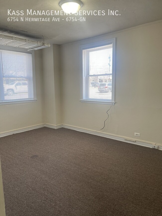 Foto del edificio - 6754 N Hermitage Ave