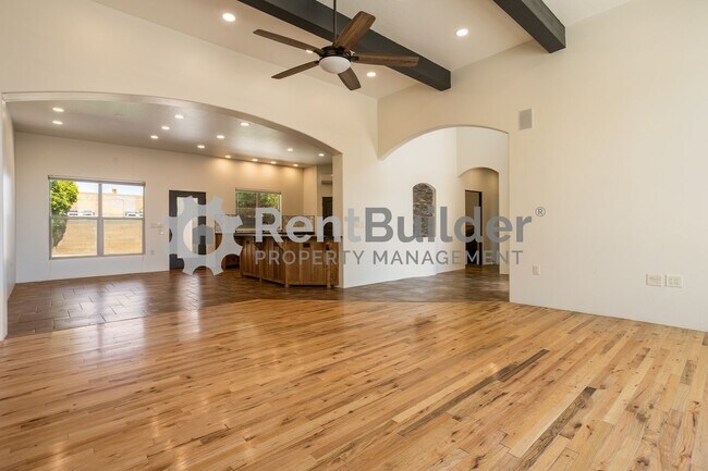 Building Photo - ****LEASE PENDING**** PLEASE APPLY AT YOUR...