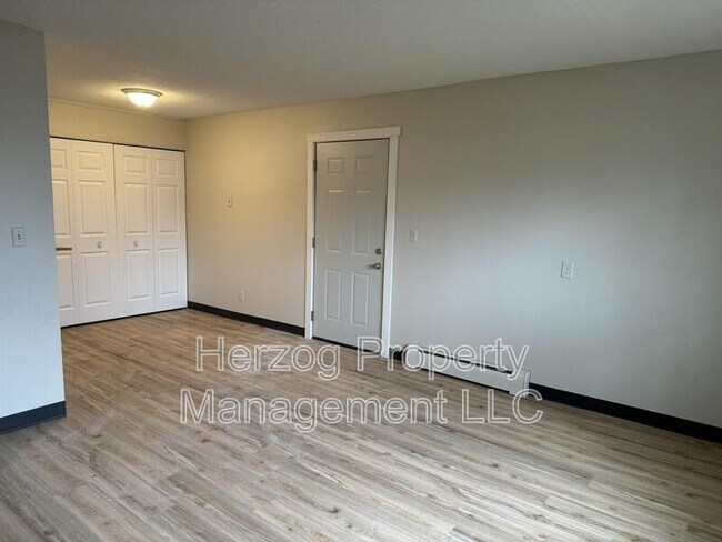 Building Photo - 301 27th Street Southwest