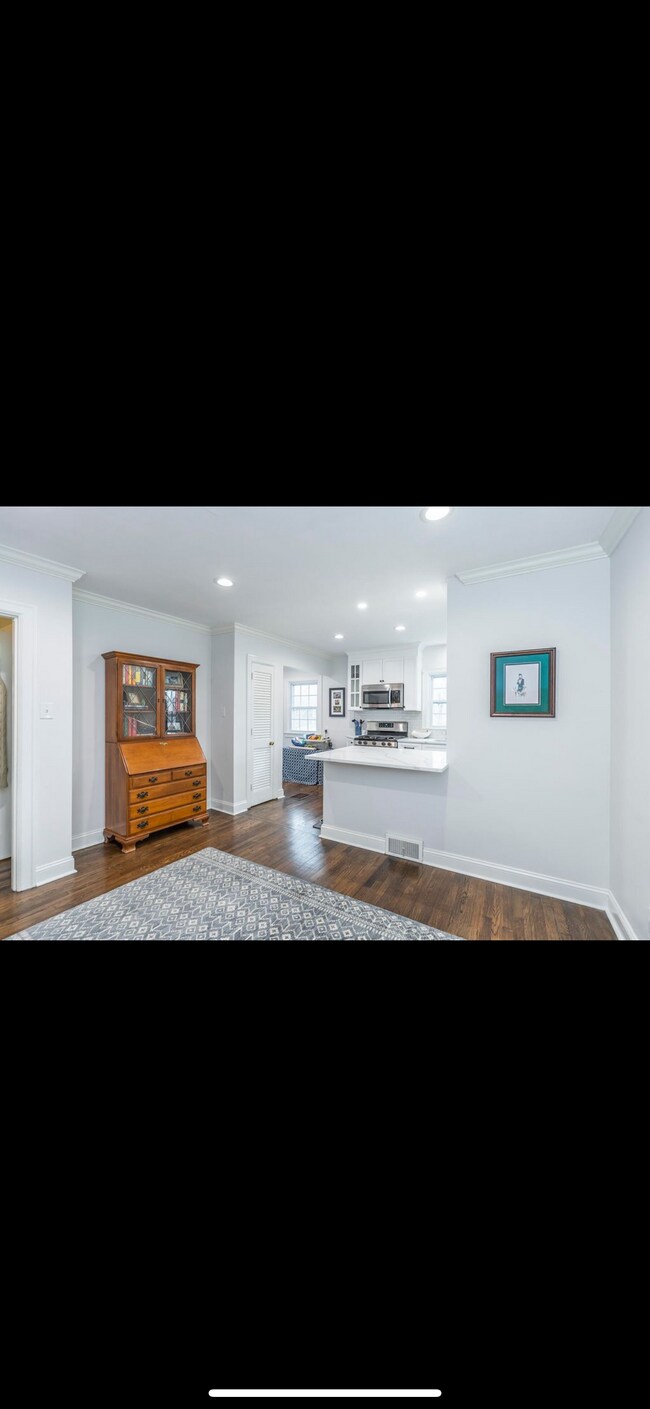 Building Photo - 440 Henry Clay Blvd