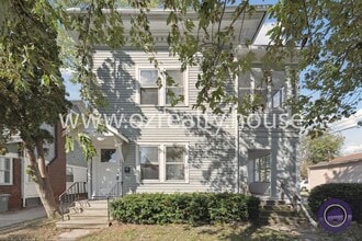 Building Photo - 1016 Mallet St