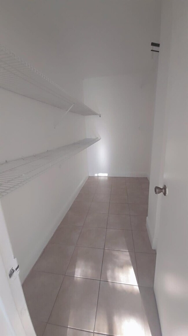 Foto del edificio - 3700 N 56th Ave